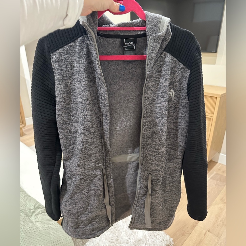 North face jacket/ sweatshirt